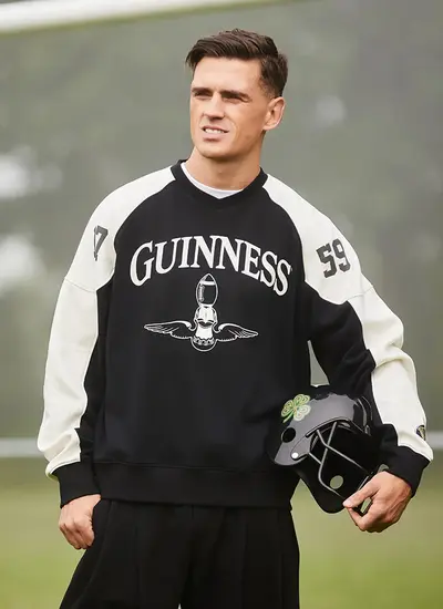 Guinness Official Merchandise Sweatshirt in Black 